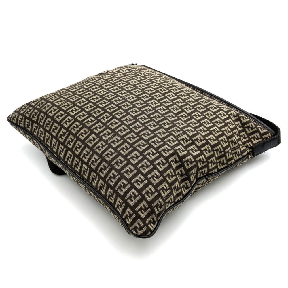 FENDI Brown Leather Shoulder Bag - Picture 4 of 10